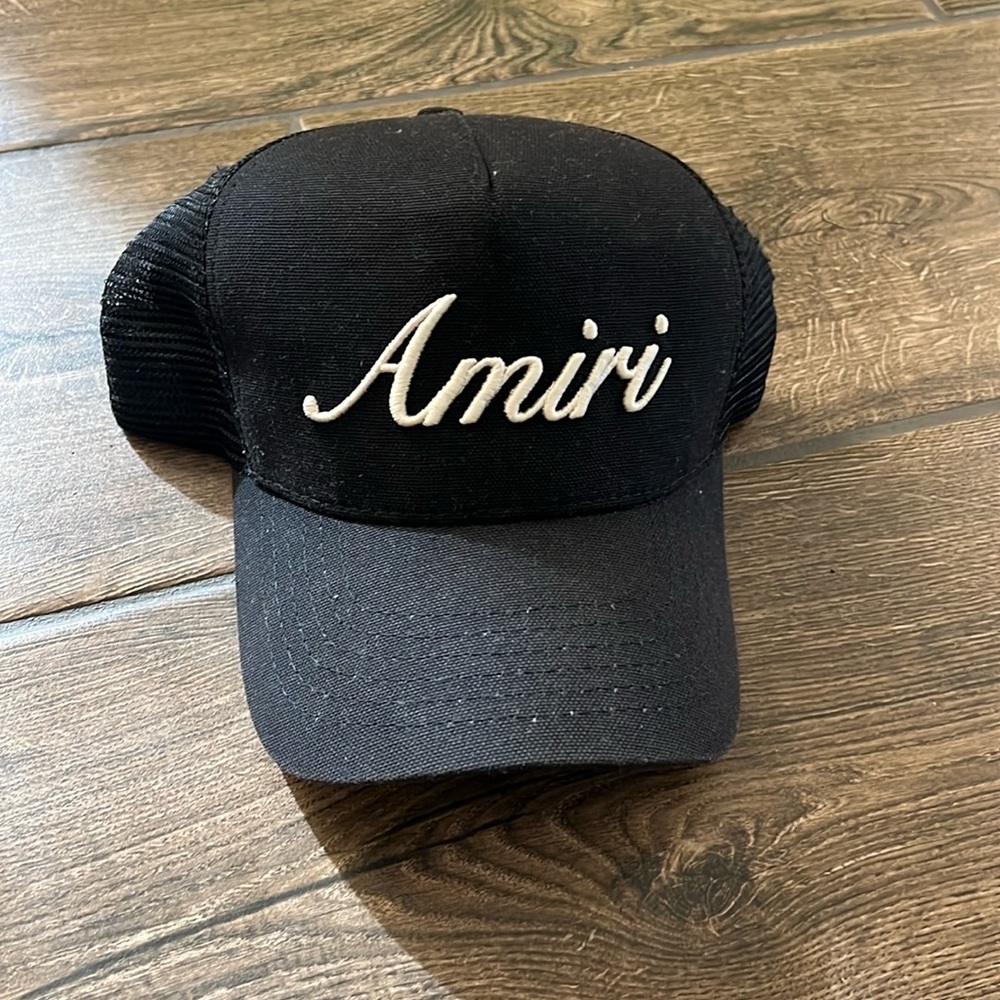 Amiri hat men